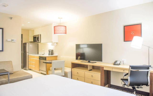Hawthorn Suites by Wyndham Fargo