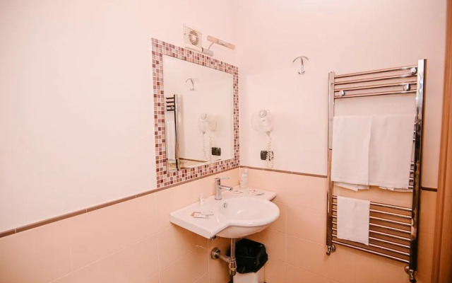 Quadrifoglio Village