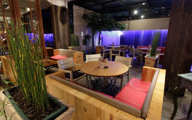 The 1O1 Bandung Dago