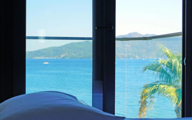 George Dragon Beach Hotel