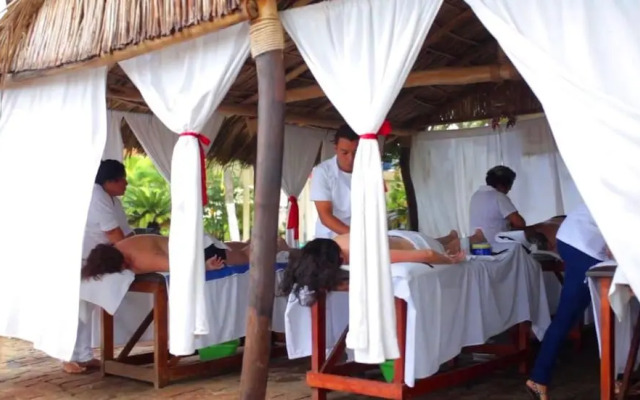 Residence B.ViewGrand 4BR by Villas HK28