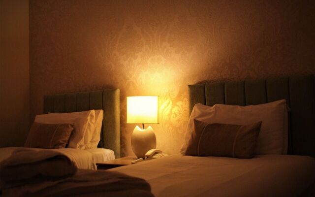 Paddocks Hotel