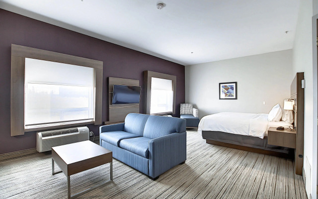 Holiday Inn Express Airport-Calgary by IHG