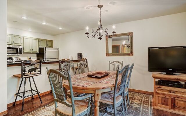 Newly Renovated 2 Bed/ 2 Bath Beaver Creek  2 Bedroom Condo by RedAwning