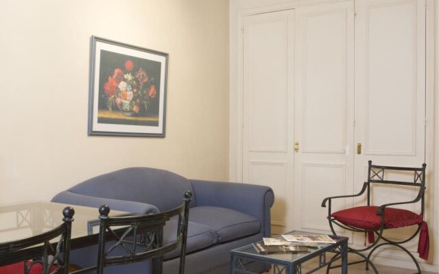 Mayla Apartments