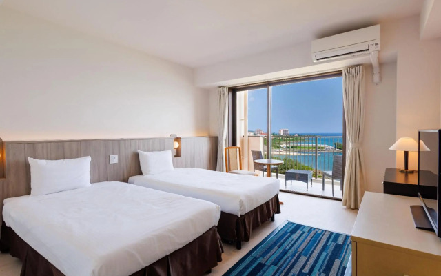 Hotel Breezebay Marina