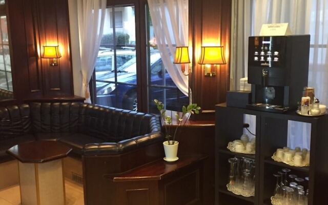 Lloyed Hotel