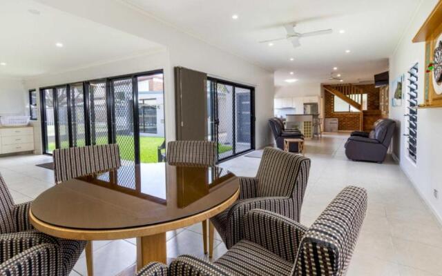 Magical holiday home - Welsby Pde, Bongaree