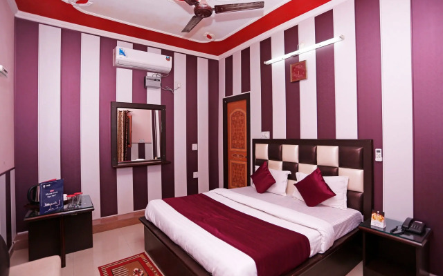 OYO 5851 Mehfil Hotel