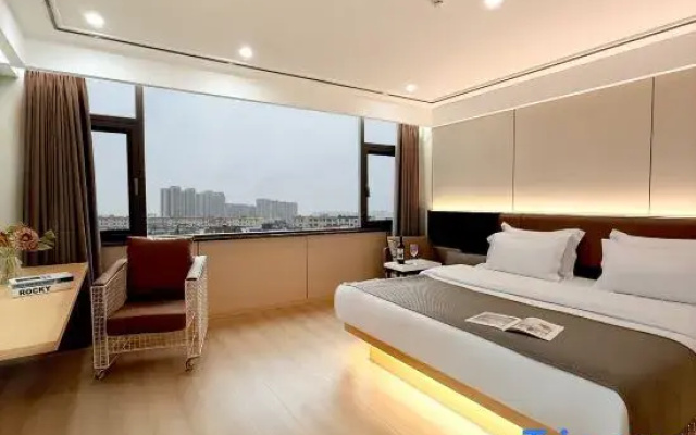 Golden Phoenix RANY Hotel