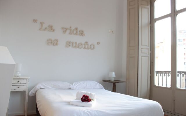 Life Apartments Calderón