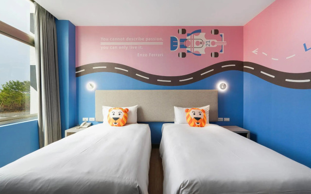 Holiday Garden Hotel SKM Park