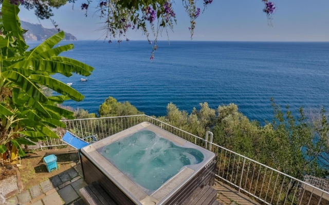 Luxury Room With sea View in Amalfi ID 3932