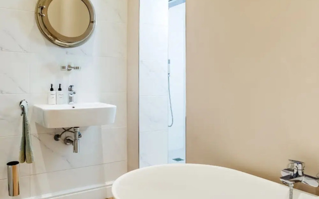 Elegant Charm Retreat Central Treasure