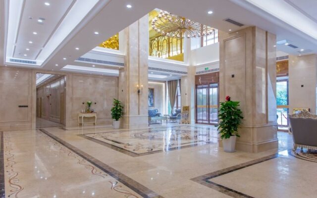 Vienna International Hotel (Huanggang Normal College Ruitian Plaza)