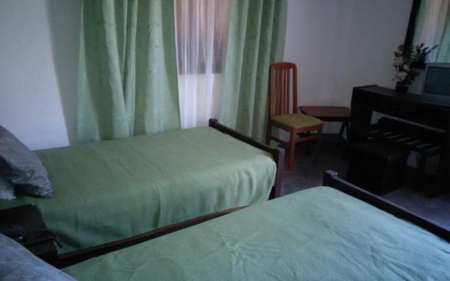 Elvira Hotel