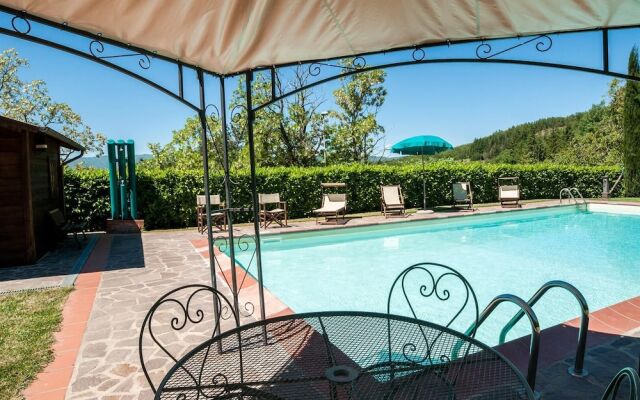 Wonderful Villa With Private Pool in the Heart of Tuscany