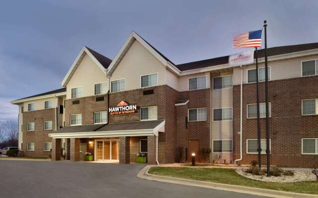 Hawthorn Suites by Wyndham Oak Creek/Milwaukee Airport