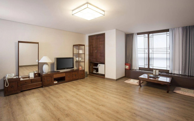 Hotel Riviera Yuseong