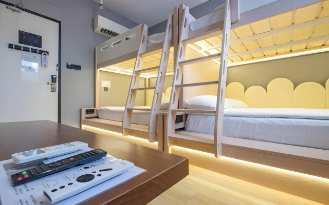 Rest Chinatown Hotel