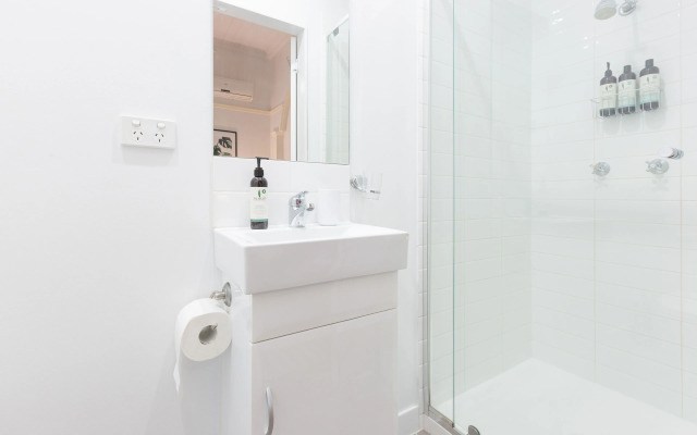 99 Kirkland Bed & Breakfast