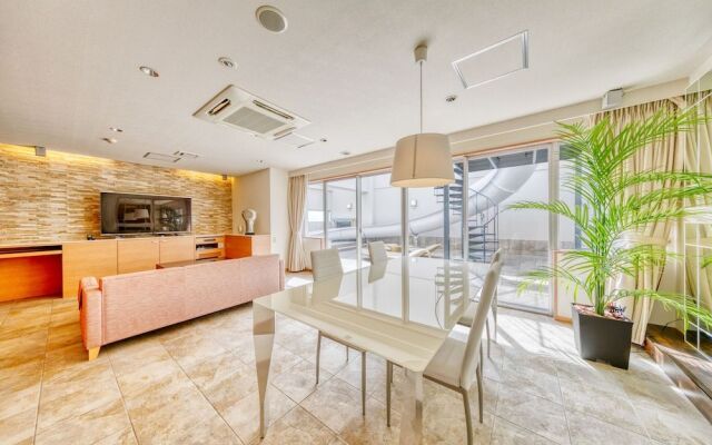 Hotel Lotus Toyonaka (Adult Only)