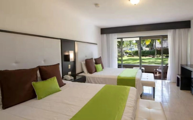 Viva Wyndham Dominicus Beach Resort — All Inclusive