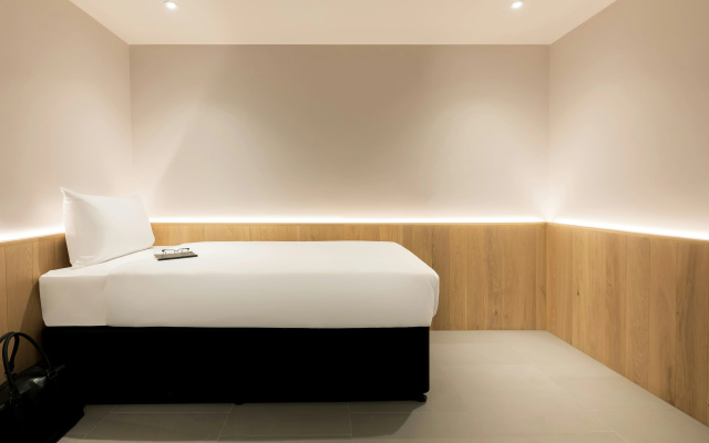 Zedwell Underground Hotel Tottenham Court Road - Image 4