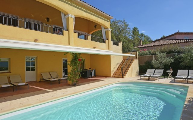Beautiful Villa in Vidauban with Swimming Pool