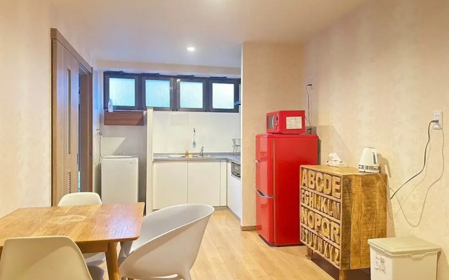 Shimanouchi Luxury Apartment