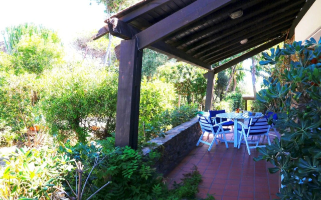 Villino Kenzia 4 Bedrooms Apartment in Stintino
