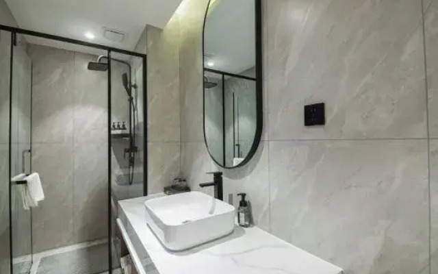 Kerry Manxin Hotel