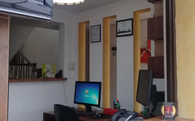 La Estación by Ayenda