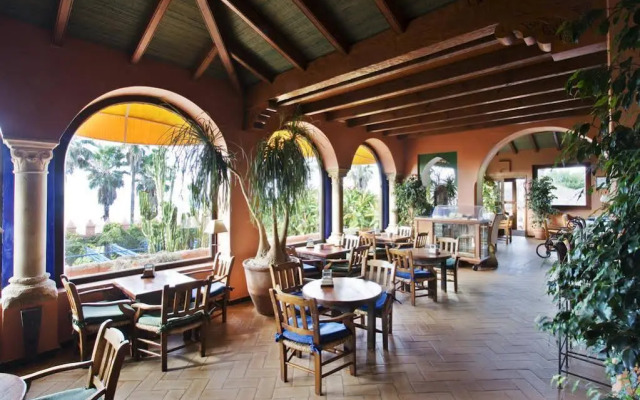 Beach Hotel Dos Mares