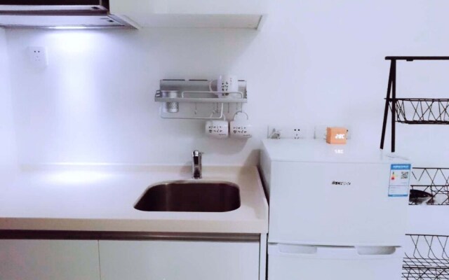 White Cloud Apartment