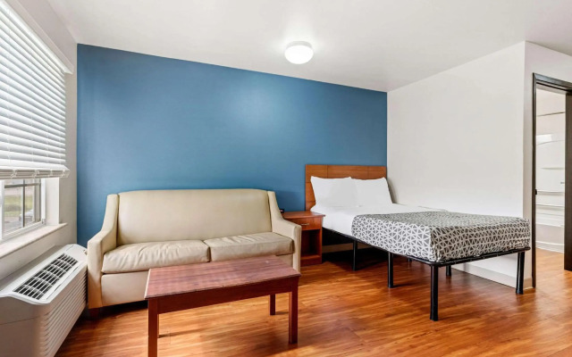 WoodSpring Suites Tulsa