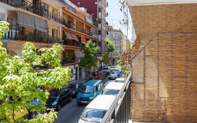 Samba in Gandia With 3 Bedrooms and 1 Bathrooms