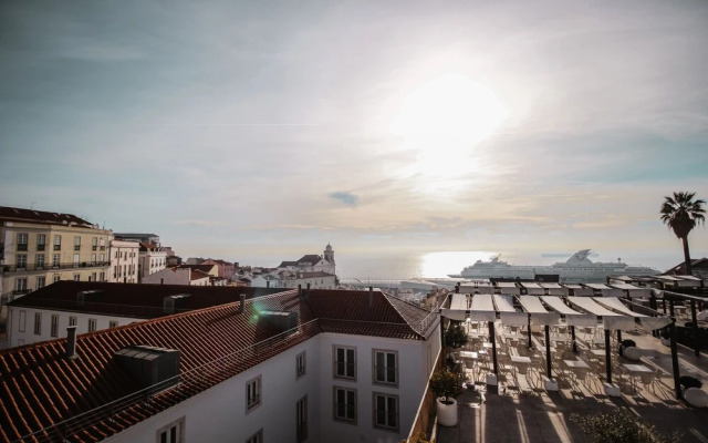 JOIVY Elegant 2BR Apt nearby tram 28E stop - Portas Sol
