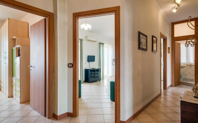 Roomy And Bright Apartment With Balconies X6