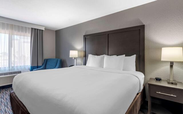 Comfort Inn & Suites