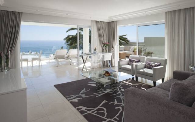 The Clarendon - Bantry Bay