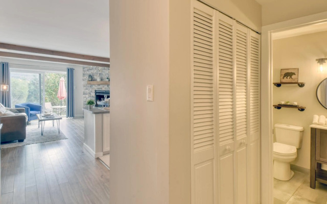 Elegant Apartment - View on Lake Tremblant & Mountain