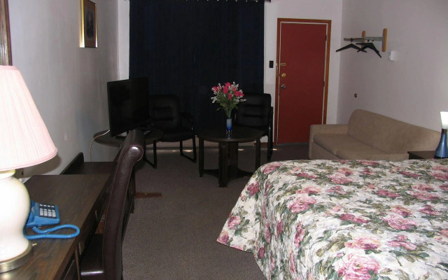 Seven Oakes Motel