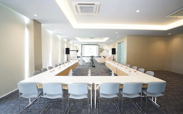 Cleo Hotel Jemursari