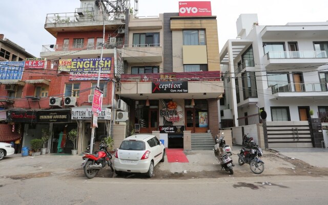 OYO Townhouse 281 Harsh Vihar. Near M2K Cinemas Rohini