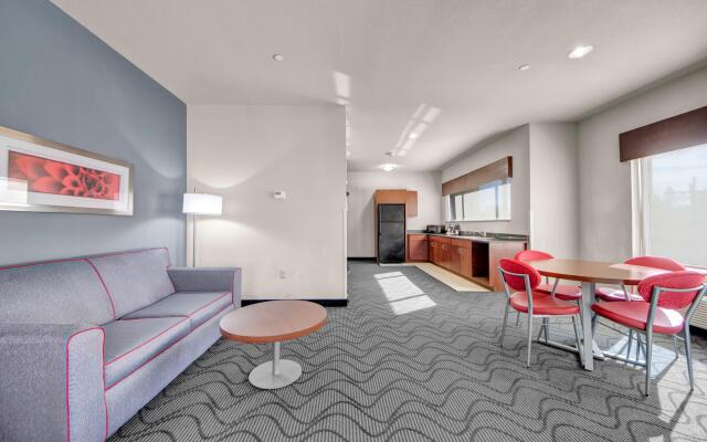 Holiday Inn Express & Suites Oklahoma City North by IHG