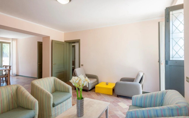 Stunning Apartment in Pesaro With Wifi and 6 Bedrooms