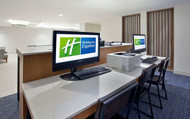 Holiday Inn Express & Suites Austin Downtown - University, an IHG Hotel