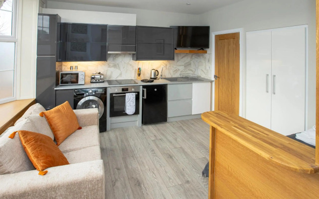 Entire Luxury Studio in the Central of Reading