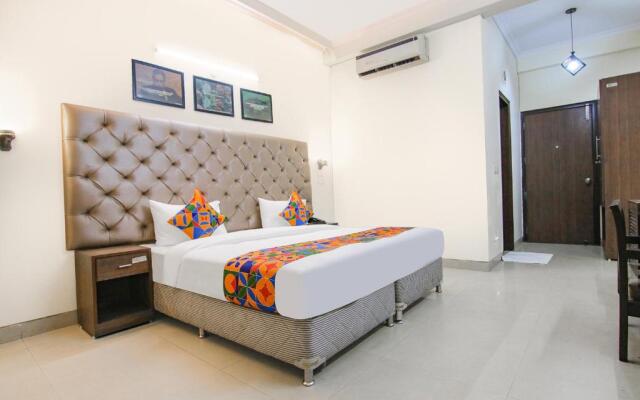 Fabhotel Rivlet Inn